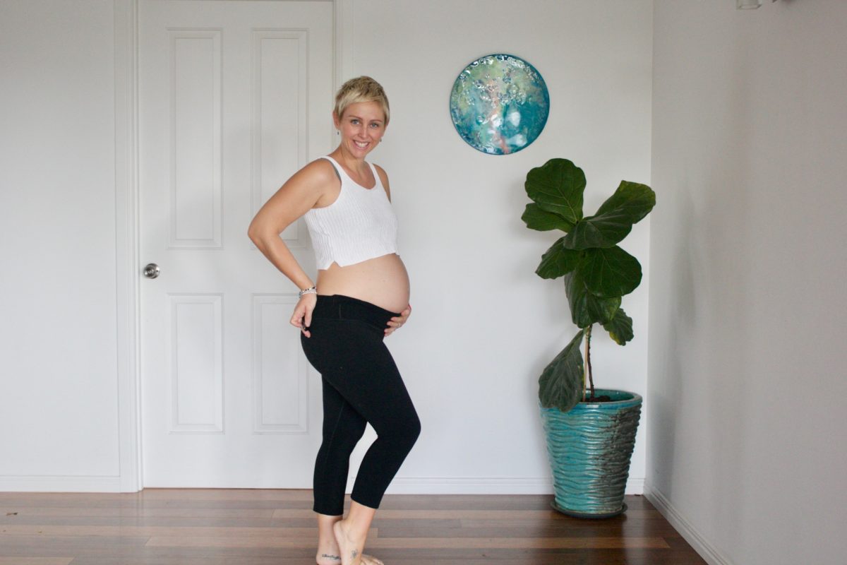 Best pregnancy yoga tights for the second trimester - Bettina Rae